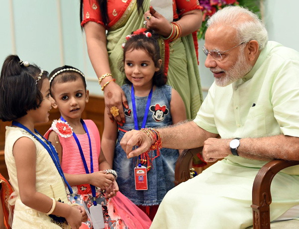 Raksha Bandhan: The festival of brothers and sisters being celebrated today