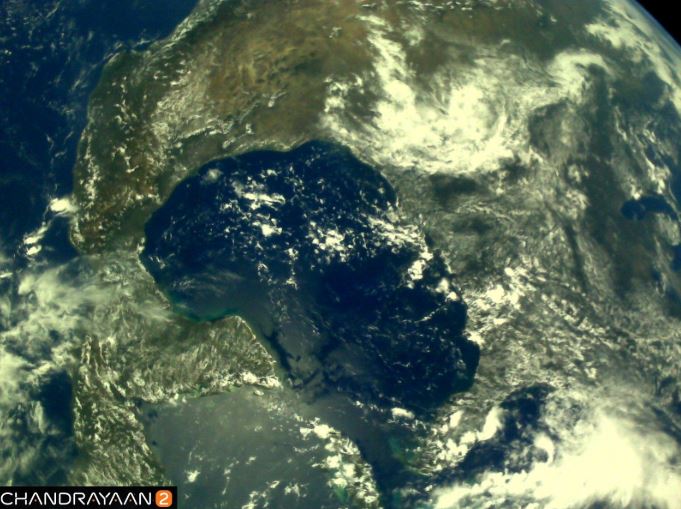 Earth as viewed by #Chandrayaan2 LI4 Camera on August 3, 2019 17:37 UT