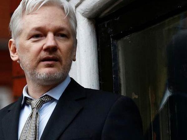 Julian Assange 'could die in prison' without urgent medical treatment, warn doctors