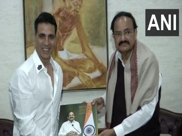 Delhi: Akshay Kumar meets Vice President M. Venkaiah Naidu