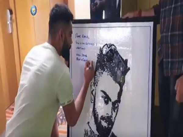 Fan makes Kohli's portrait using old mobile phones