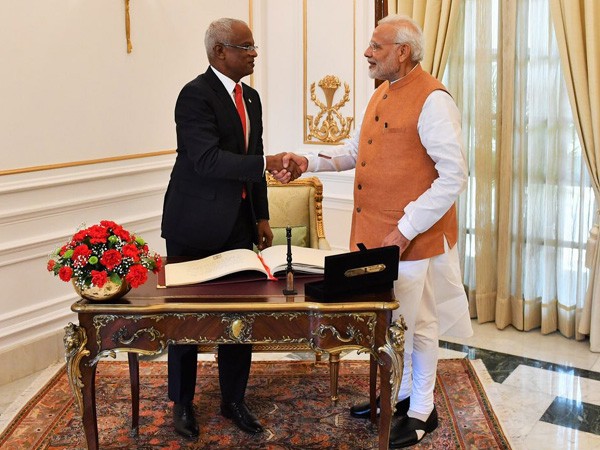 Modi extends New Year greeting to Maldivian President