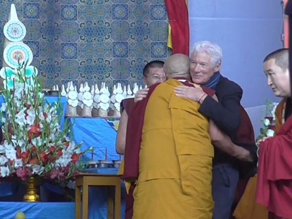 Richard Gere attends Dalai Lama's session in Bodh Gaya, Bihar