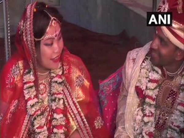With coronavirus threat looming large, Chinese woman marries Indian in West Bengal