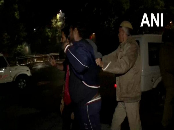 Police disperse protestors who gheraoed Kejriwal's residence in wake of Delhi violence