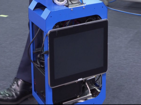 Japan's Shimizu Corporation produces artificial intelligence suitcase