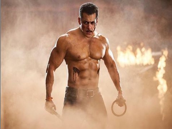 Salman Khan shares throwback picture from 'Dabangg 3'