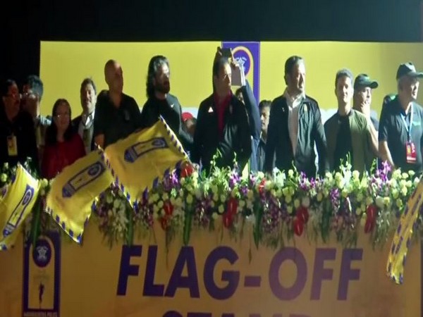 Anil Deshmukh flags off Maharashtra Police International Marathon