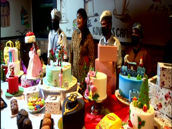 WATCH Mumbai Man Cuts 550 Cakes Amid Maskless Crowd on Birthday Faces  Flak  News18