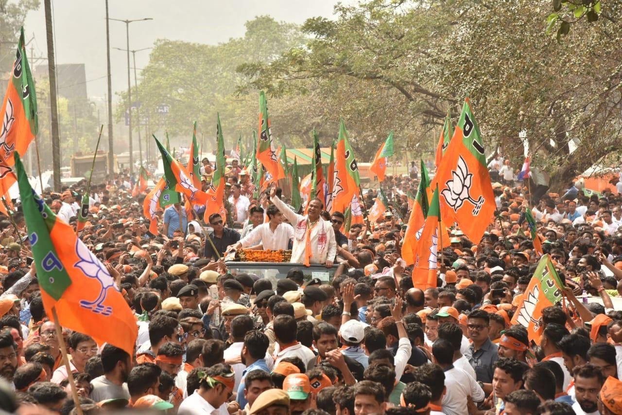 Sarma files nomination for Jalukbari seat