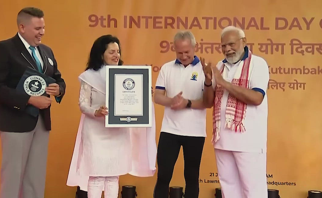 Pm Modi Led Yoga Event At Un Hq Sets Guinness World Record News Live 