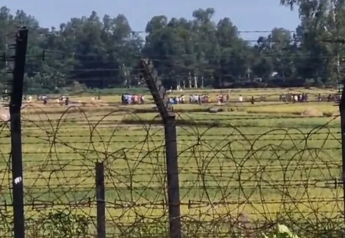 Three BSF jawans were reportedly injured in a scuffle with Bangladeshi intruders who assembled in large numbers along the border in South Salmara Mankachar district.