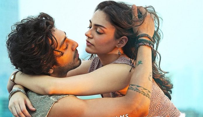 Saiyaara Teaser Out Now Ahaan Panday, Aneet Padda Debut in Intense Love Story Movie by Mohit Suri