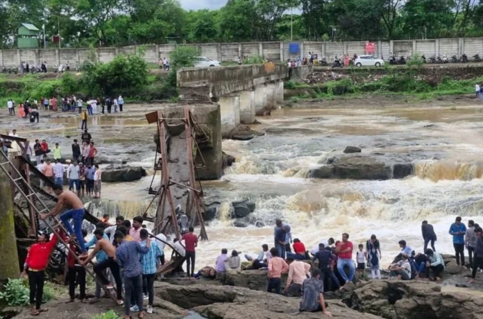 Over 20 people were reportedly swept away after the old bridge collapsed near Pune
